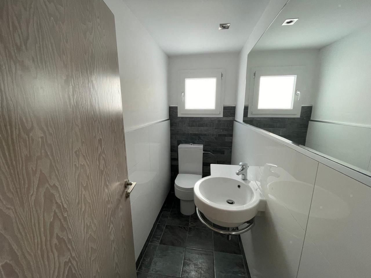 3 BR Apartment in Germasogeia, Limassol photo 8