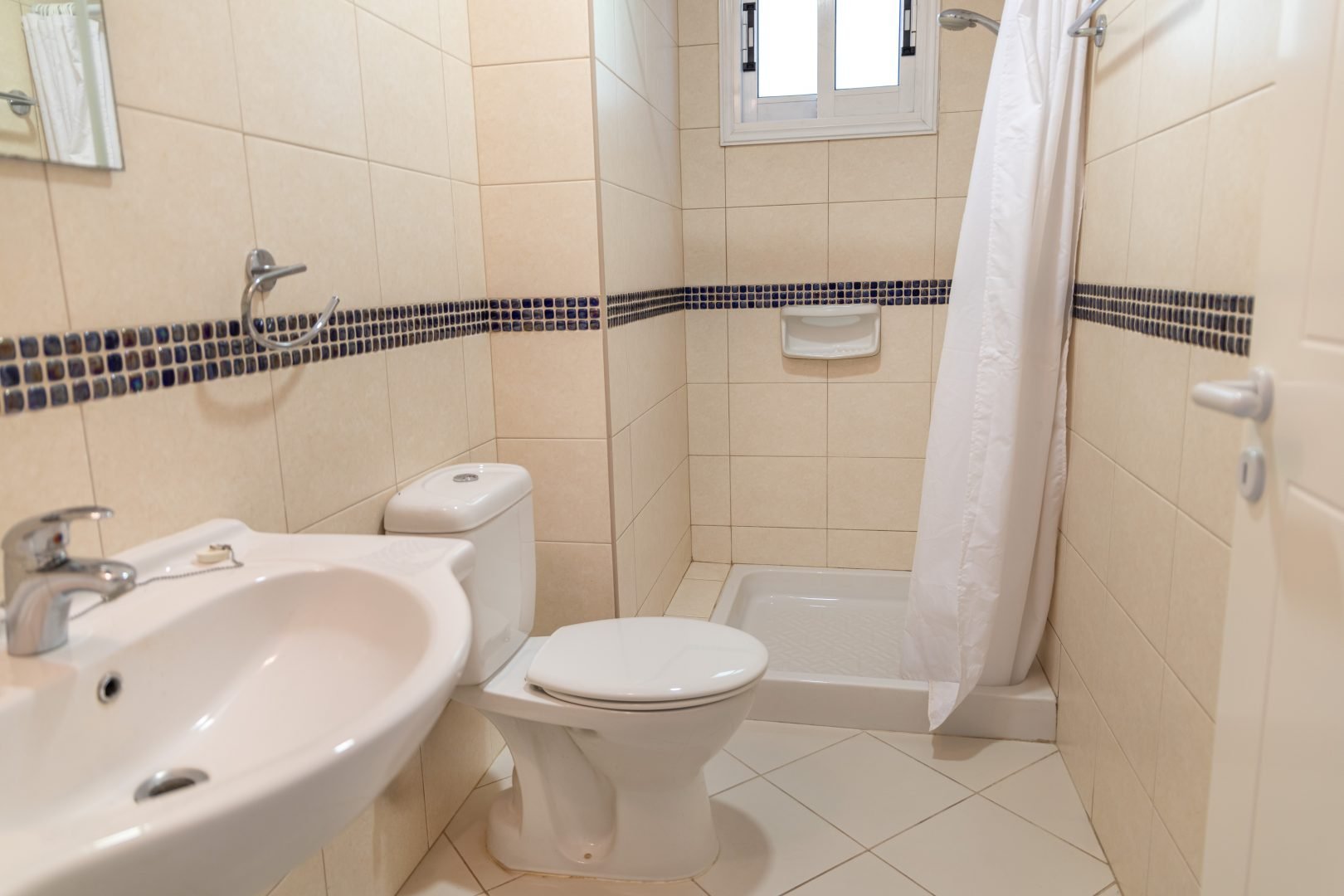 2 BR Apartment in Mandria, Paphos photo 9