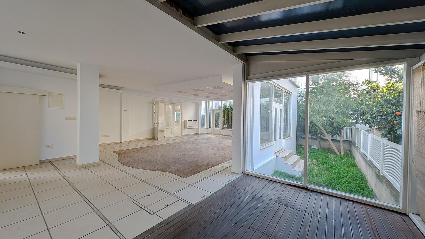 Three storey building in Agios Nikolaos, Larnaca photo 27