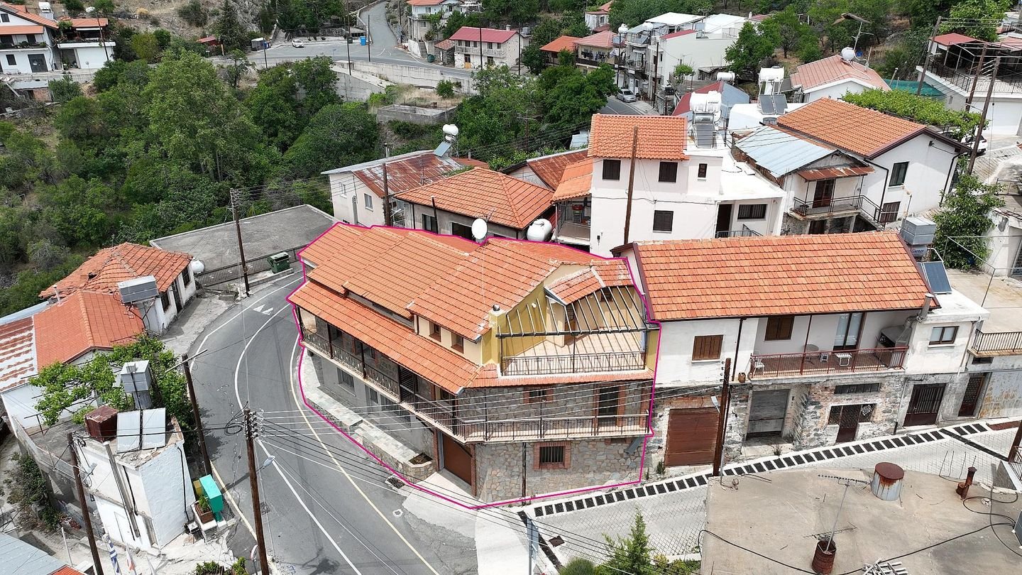 Three-storey building in Chandria, Limassol photo 4
