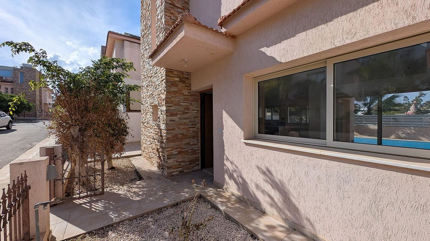 Coastal 3-Bedroom Villa with Private Pool in Paralimni, Famagusta photo 7