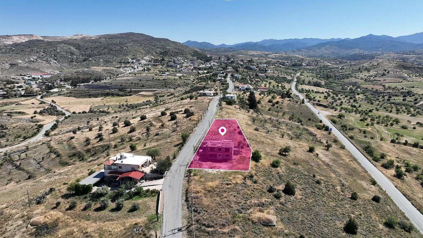 Incomplete house located in Kato Moni, Nicosia photo 1