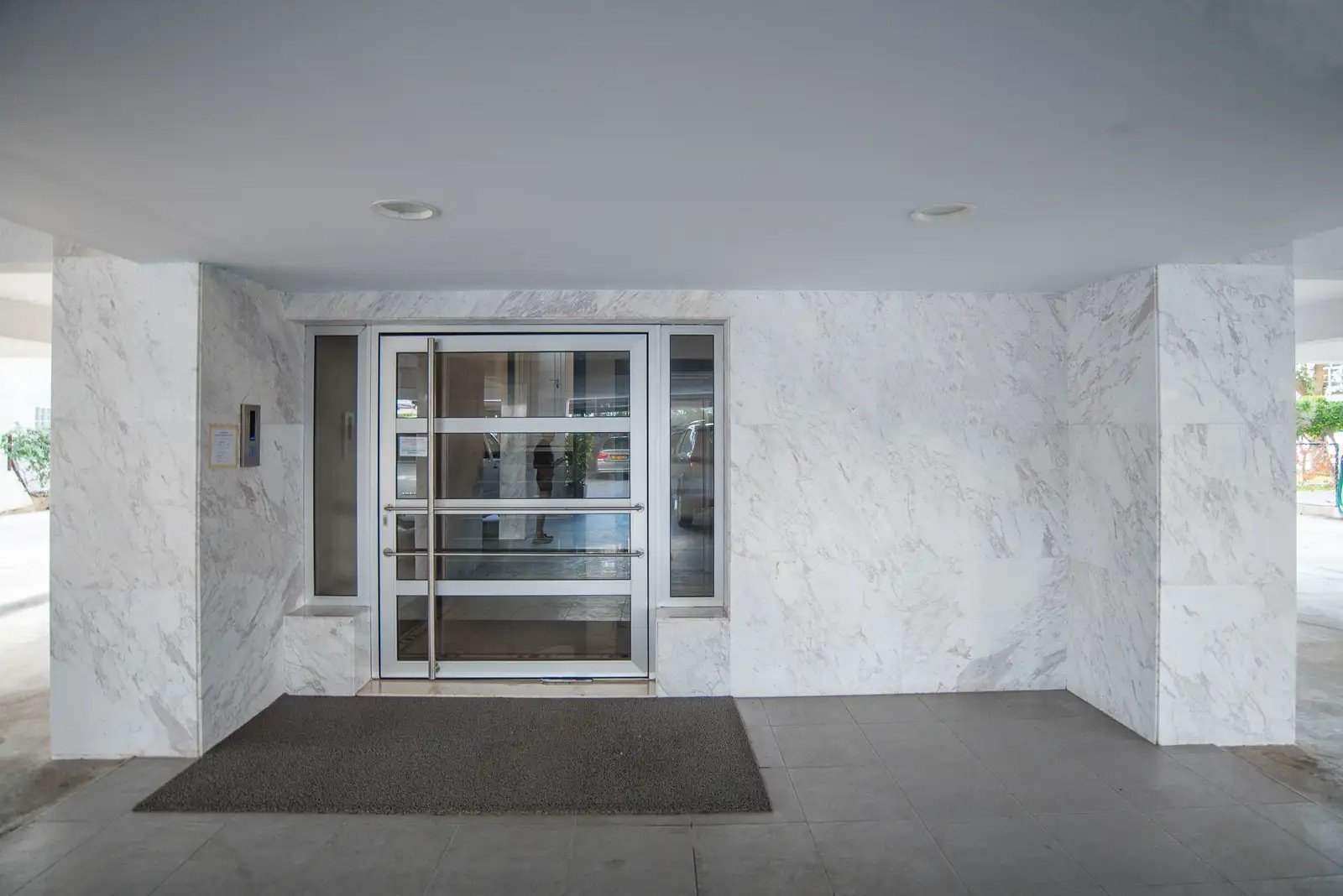 3 BR Seafront Apartment in Agios Tychonas, Limassol photo 13