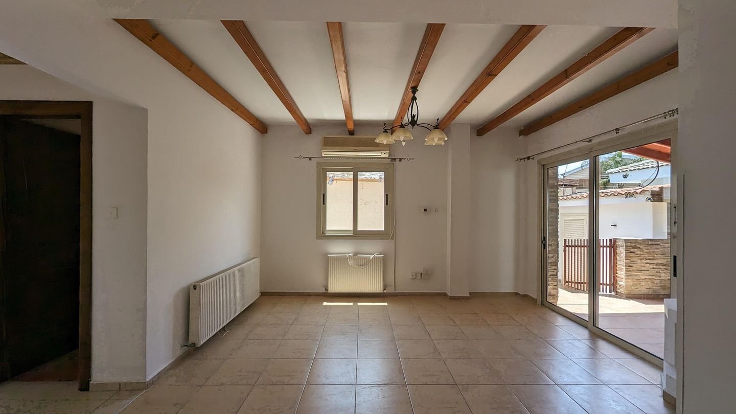 Four bedroom house with attic, in Lakatamia, Nicosia. photo 12