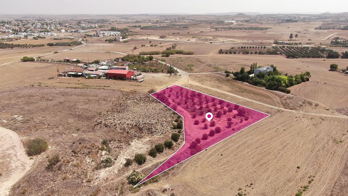 Residential field in Geri Nicosia photo 4