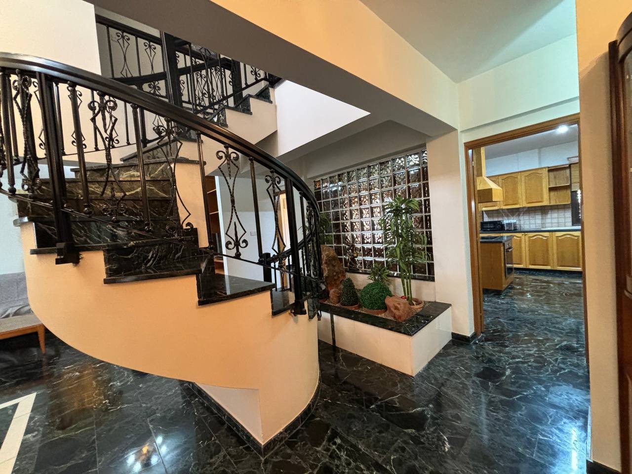 4 BR Villa in Ypsonas, Limassol photo 5