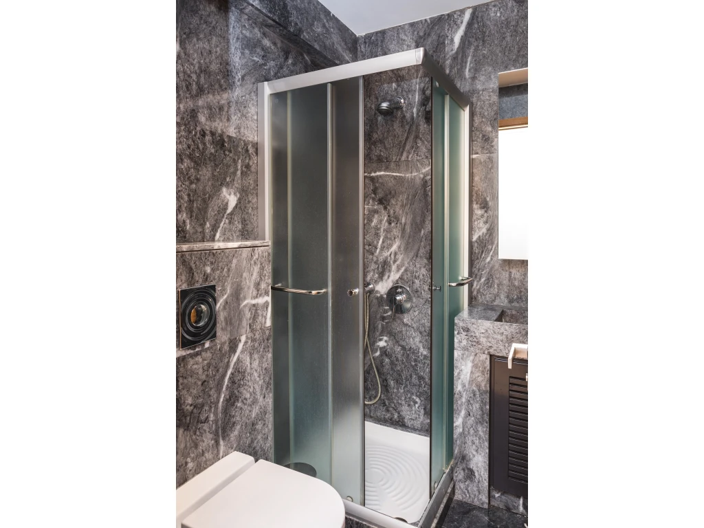 4 BR Penthouse in Neapolis, Limassol photo 14