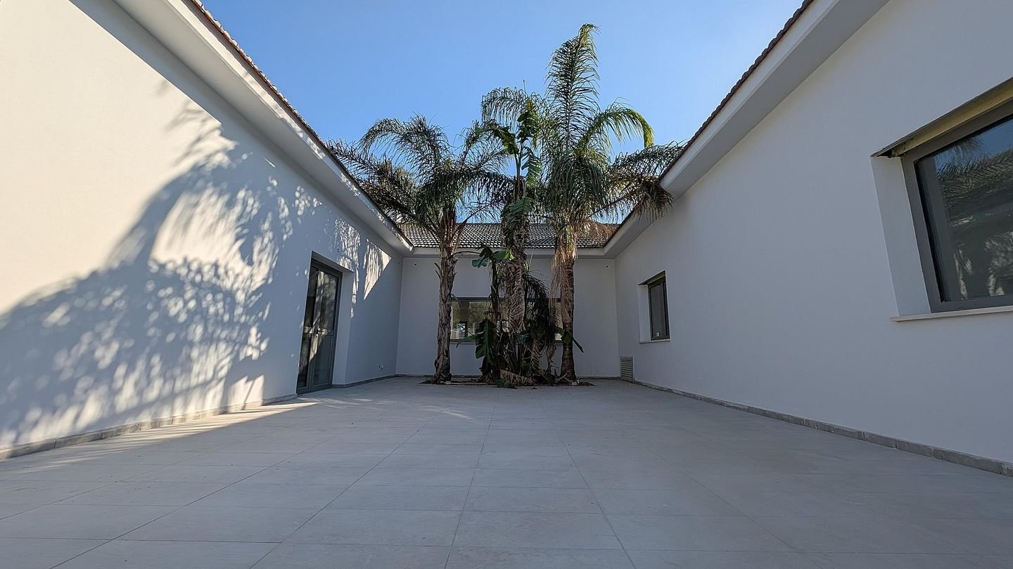 Elegant Detached Home with Pool in Moni, Limassol photo 25