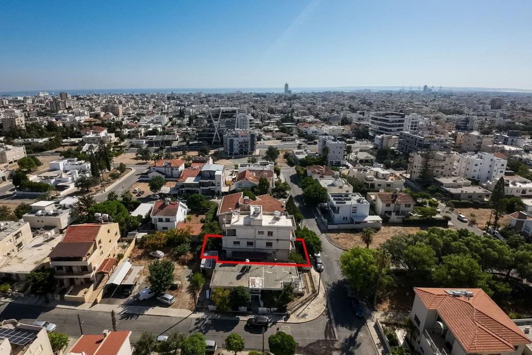 Three storey residential building in Apostolos Petros and Pavlos, Limassol photo 6