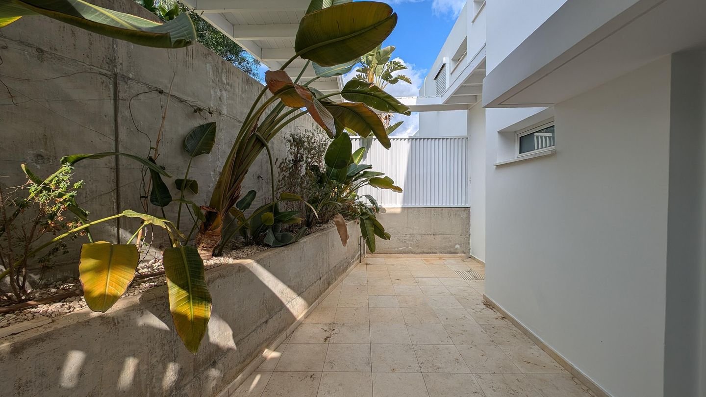 Coastal Two-storey semi-detached house, in Cavo Greco, Paralimni, Ammochostos photo 26