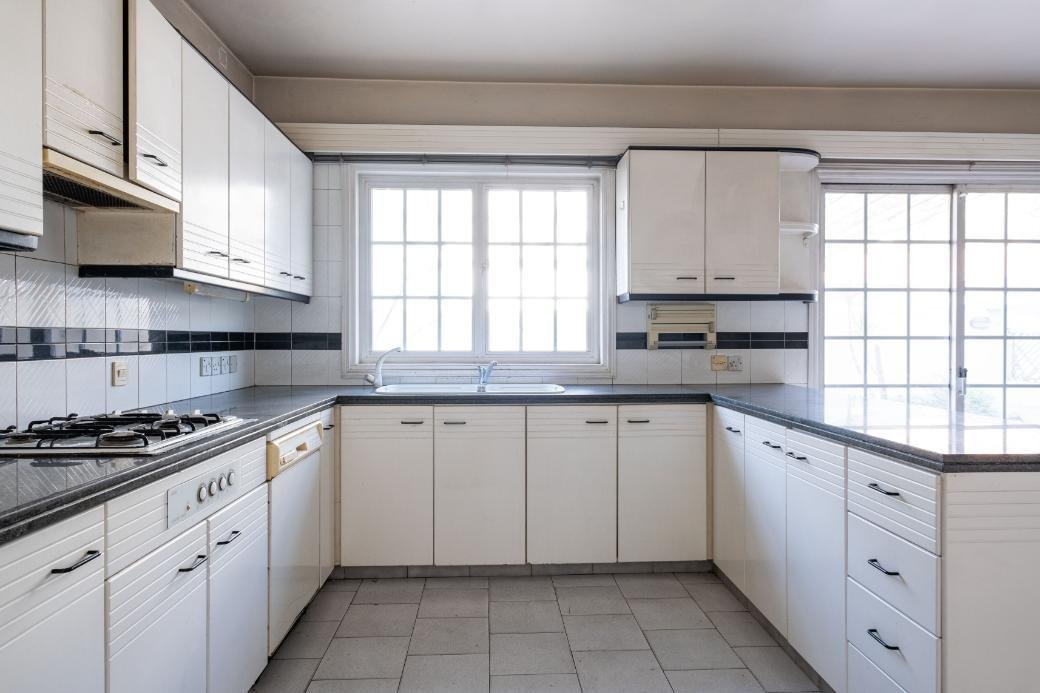 4 bedroom house in Chryseleousa, Strovolos, Nicosia photo 11