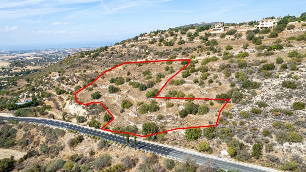 Residential field in Peristerona, Paphos photo 4