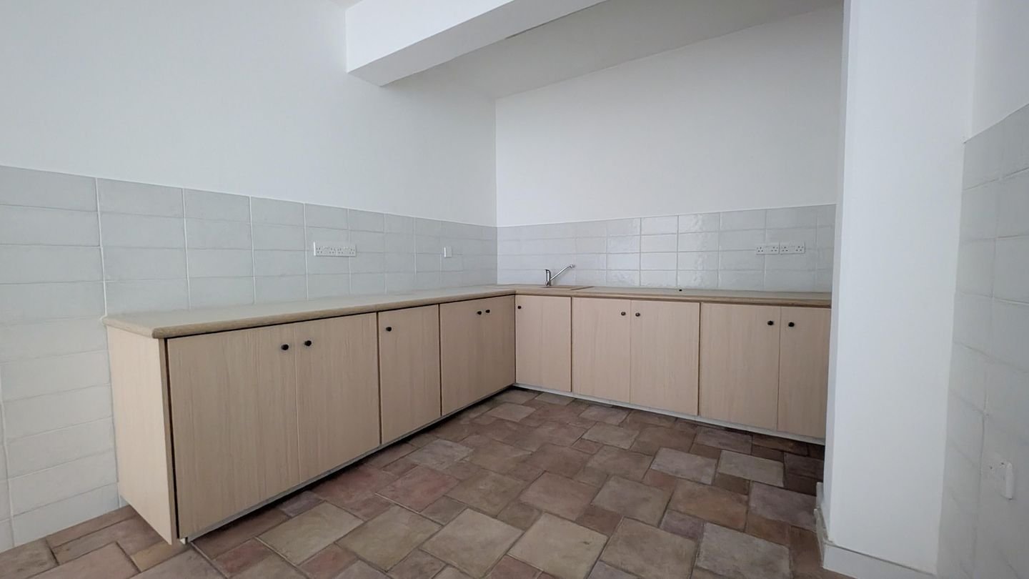 Spacious Two-Storey Home with Basement & Workshop in Zoopigi, Limassol photo 18