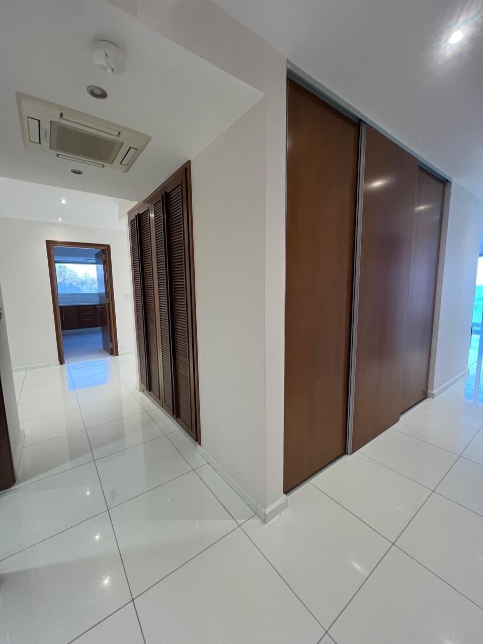 4 BR Luxury Apartment in Potamos Germasogeias, Limassol photo 15