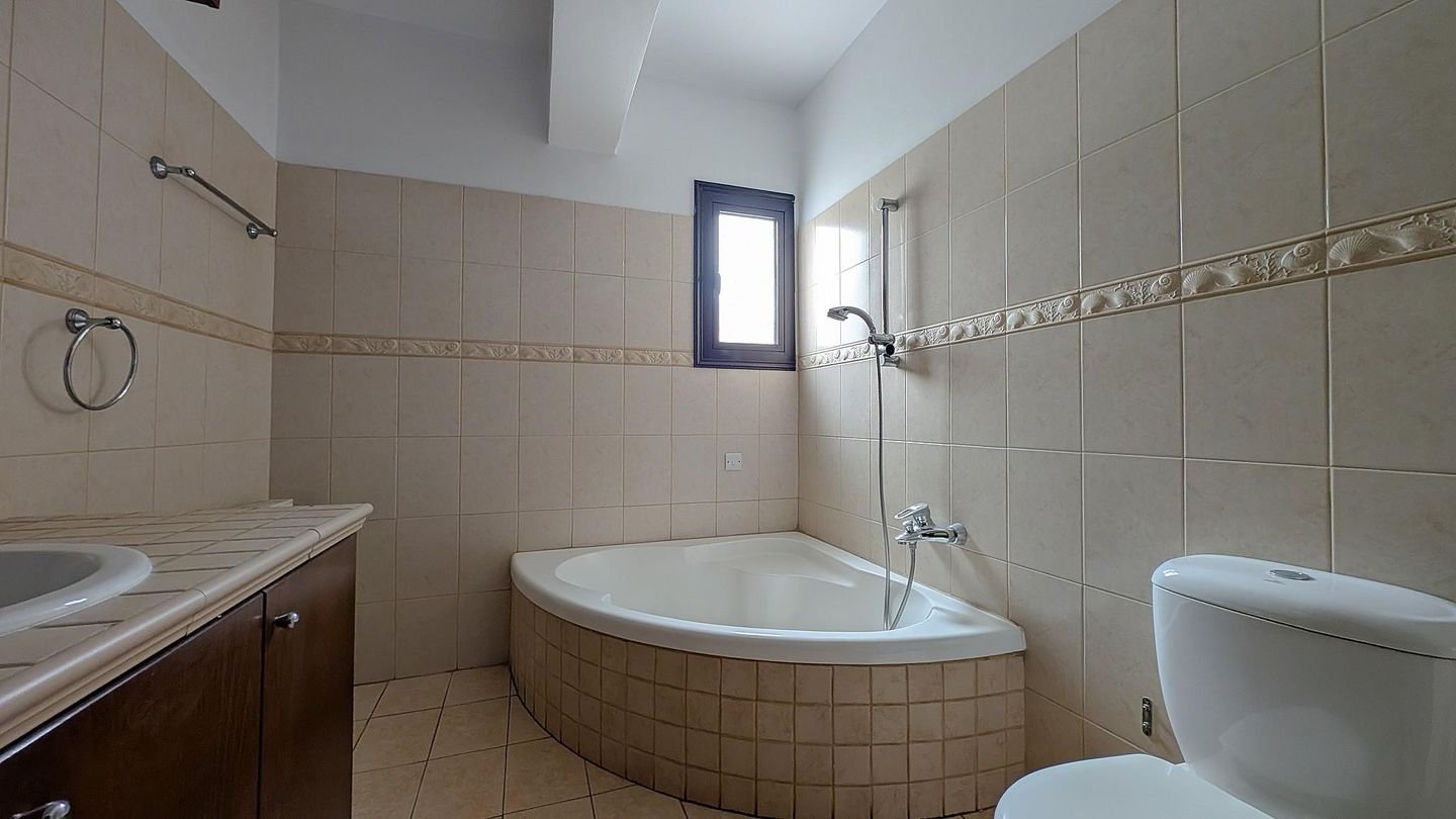 Elegant 3-bedroom semi-detached house in Engomi, Nicosia photo 19