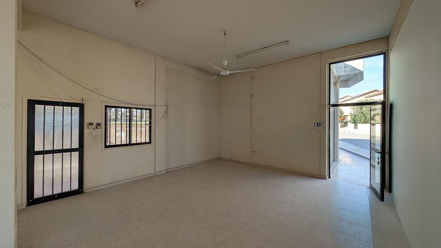 Building with two shops located in Anafotida, Larnaca photo 19