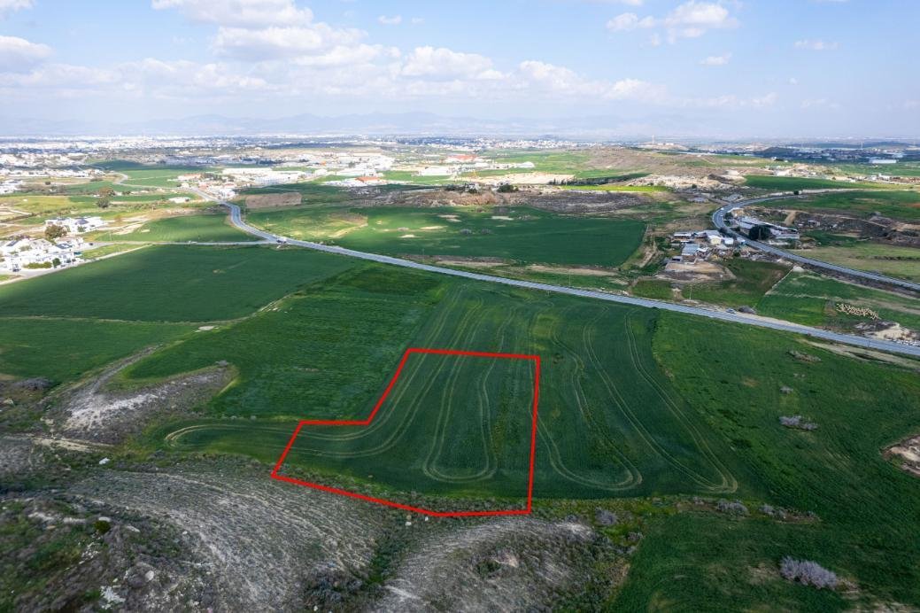 Residential field in Dali, Nicosia photo 2