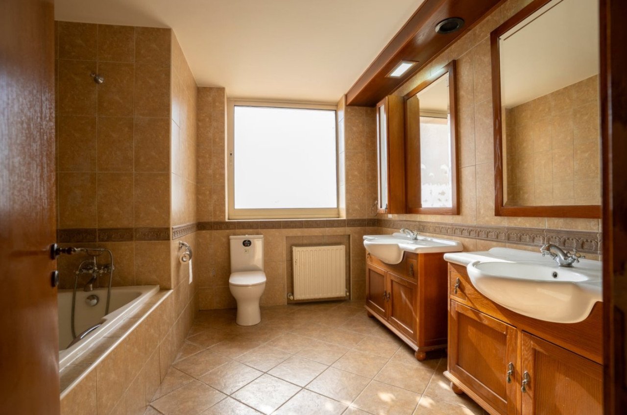 5 BR Detached House in Ypsonas, Limassol photo 10