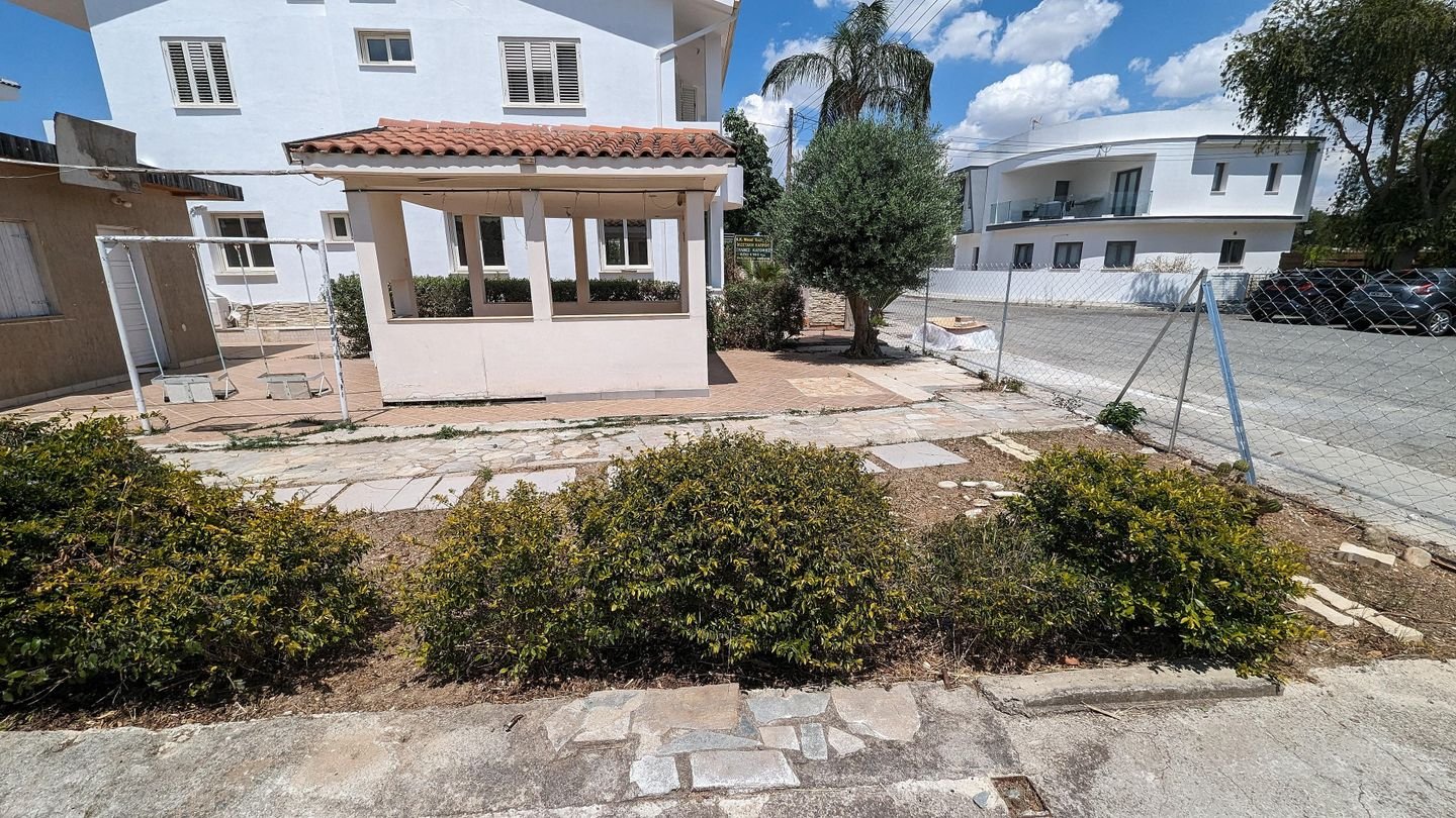 Four bedroom house with attic, in Lakatamia, Nicosia. photo 45