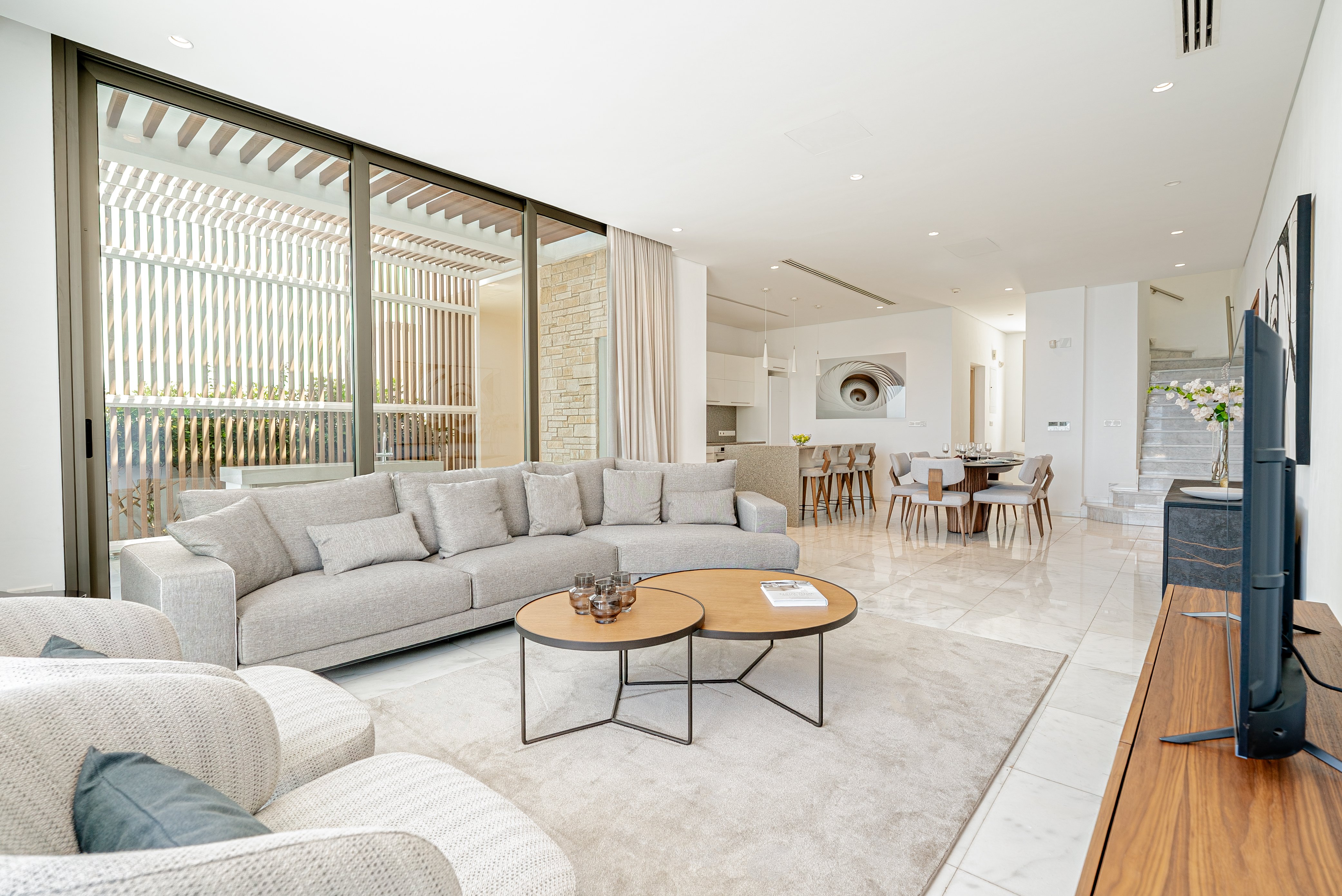 4 BR Beachfront Villa in Kissonerga, Paphos photo 12