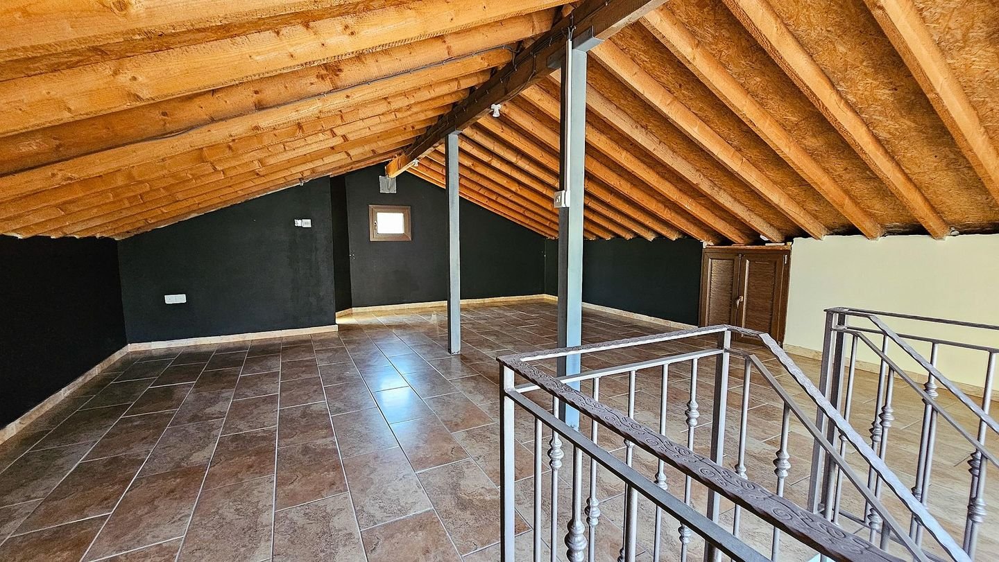 Spacious 3-Bedroom Semi-Detached House with Basement in Agia Anna, Larnaca photo 29