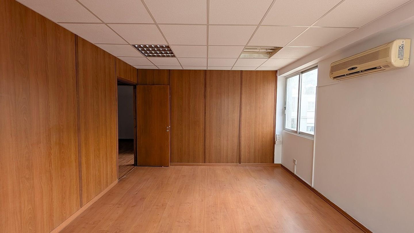 Office Unit in the Heart of Nicosia – Trypiotis Quarter photo 13