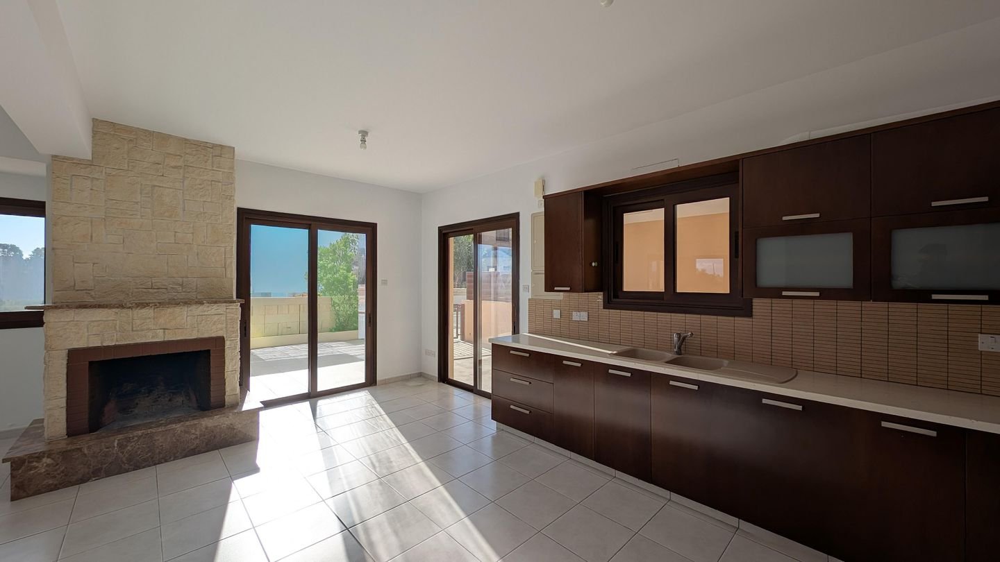 Two-Storey Semi-Detached House in Psimolofou, Nicosia photo 14