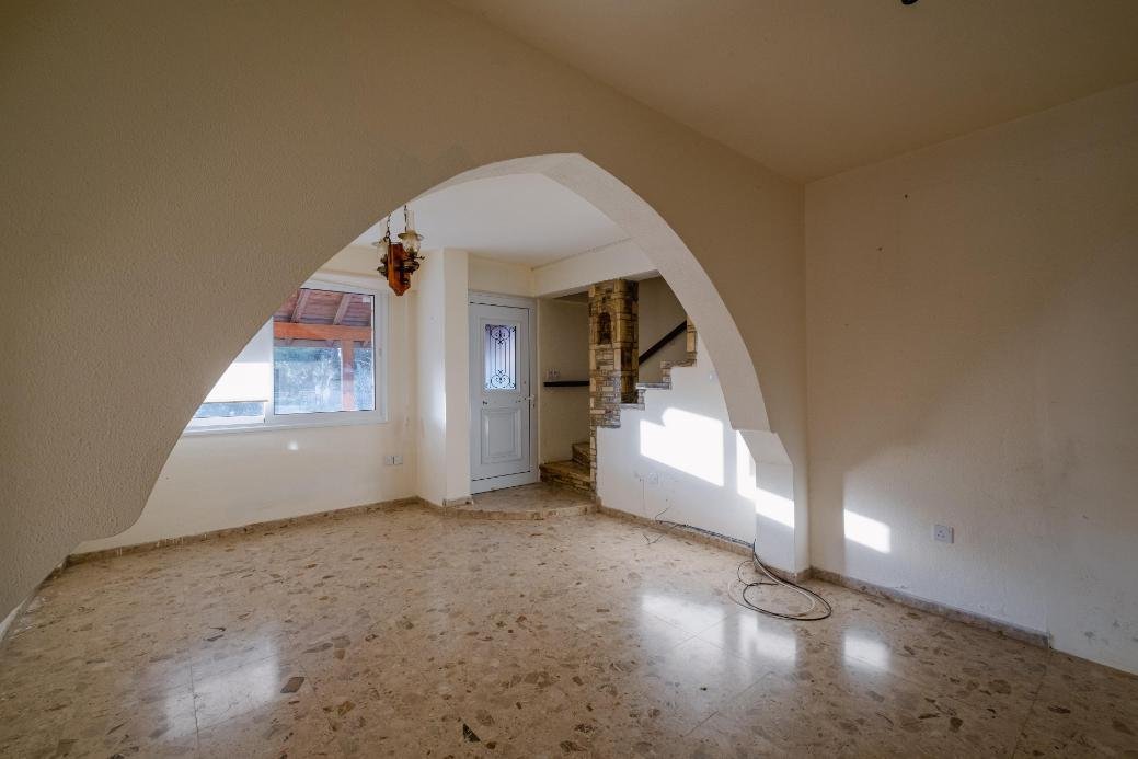 Two-storey house in a large field in Pyrga, Larnaca photo 8