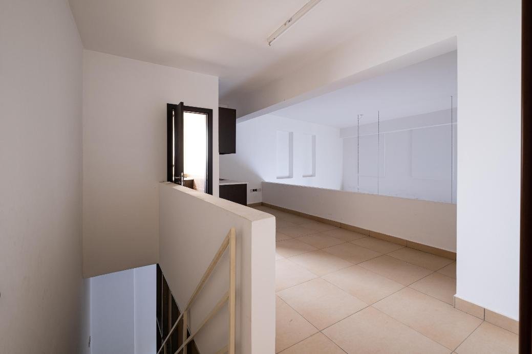 Three-storey residential building in Deneia, Nicosia photo 8