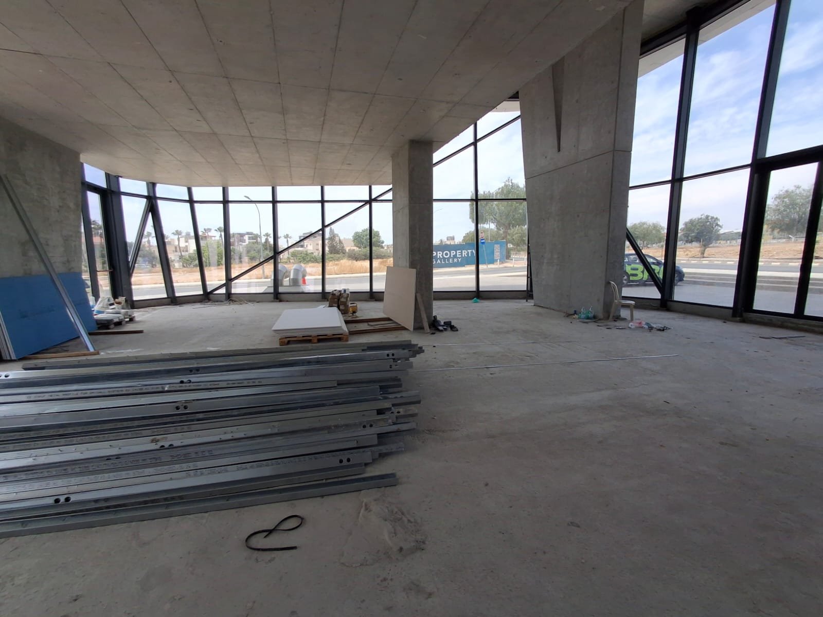 Ground Floor + Mezzanine in Mesa Geitonia, Limassol photo 7
