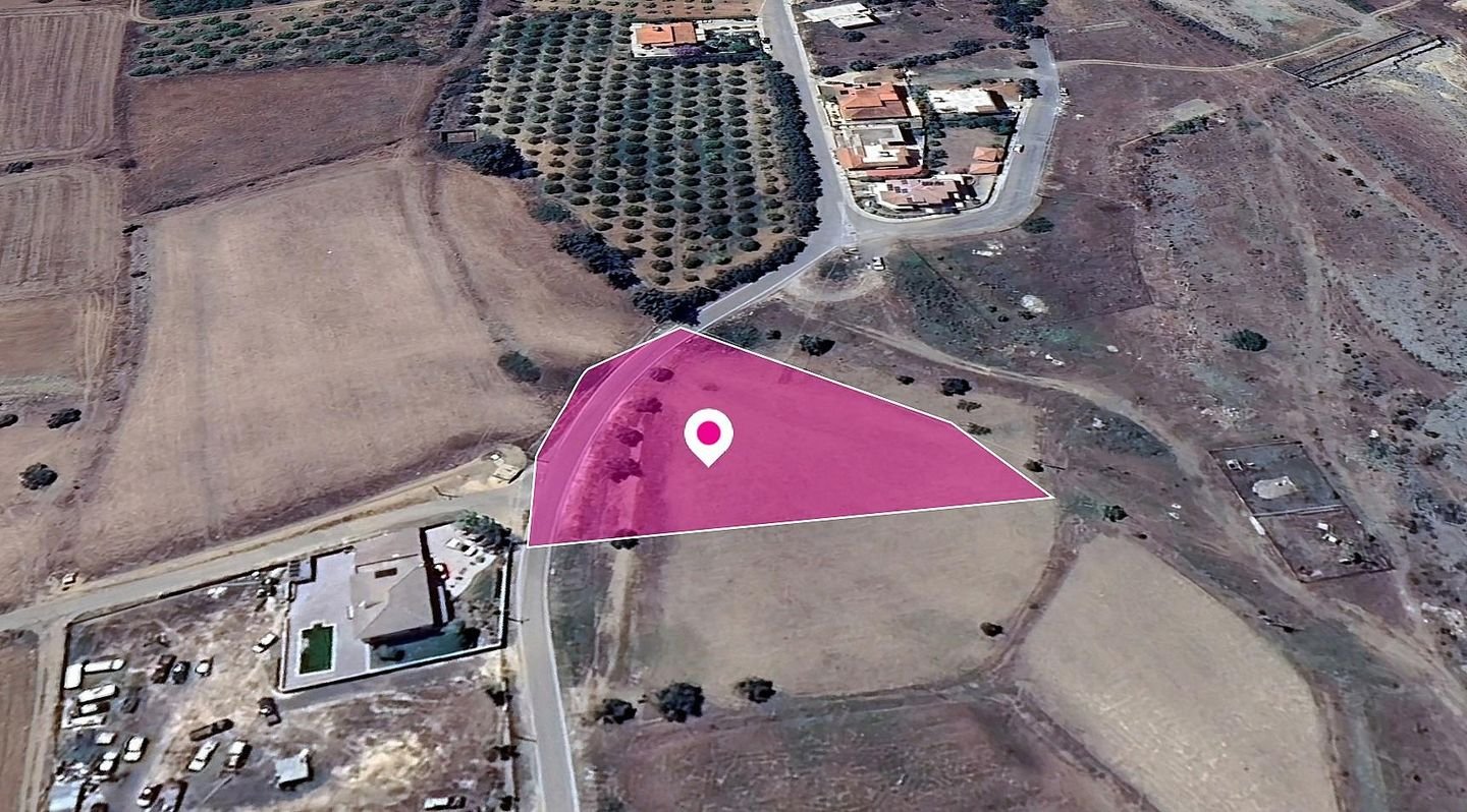 Residential field in Peristerona, Nicosia photo 1