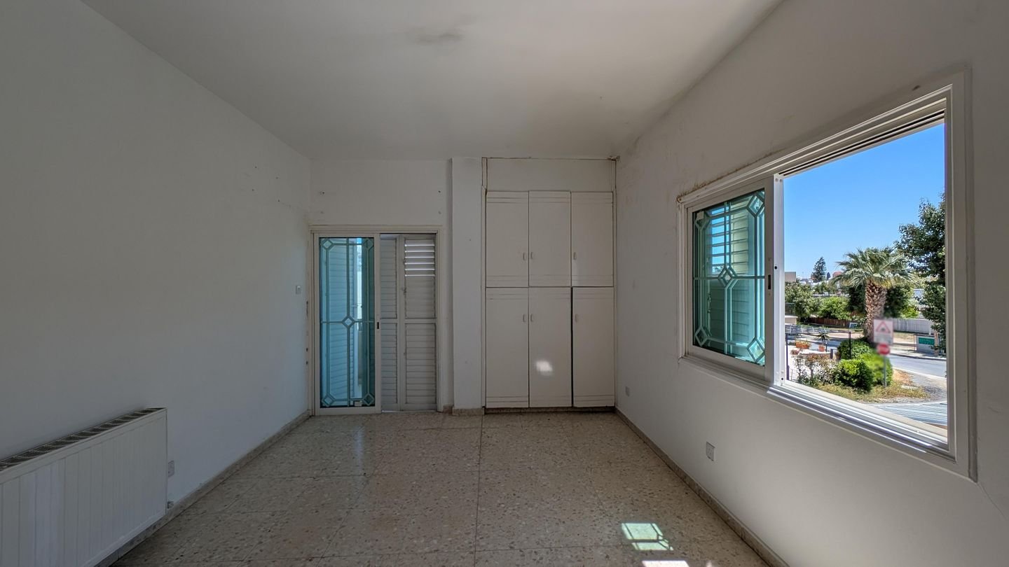 Three-storey building, located in Kaimakli, Nicosia photo 40