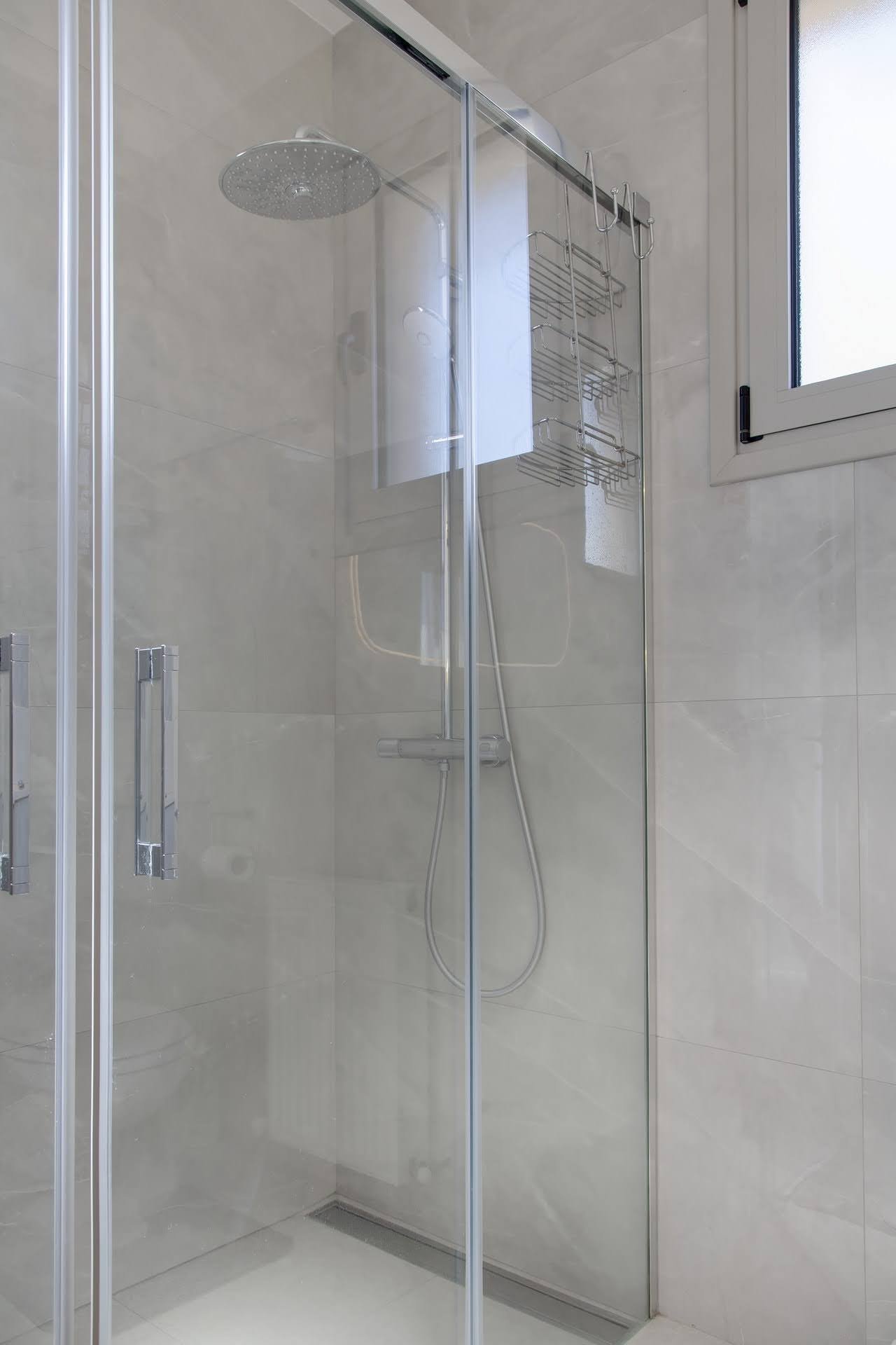 3 BR Villa in Agios Tychonas, Limassol photo 12