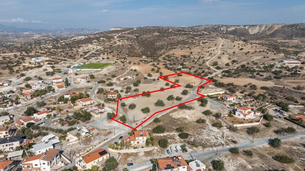 Residential field in Maroni, Larnaca photo 2