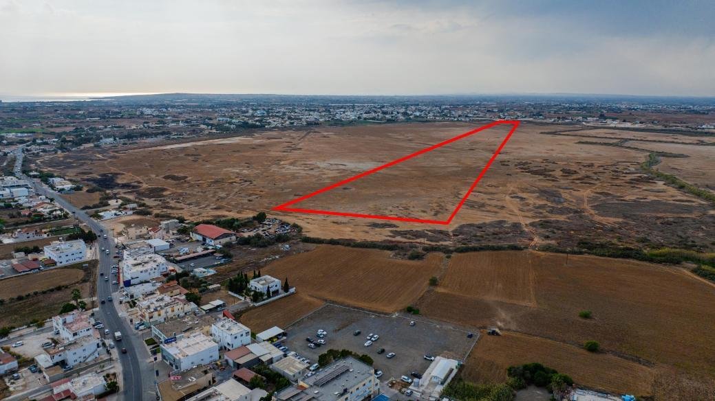 Shared field in Deryneia, Famagusta photo 3