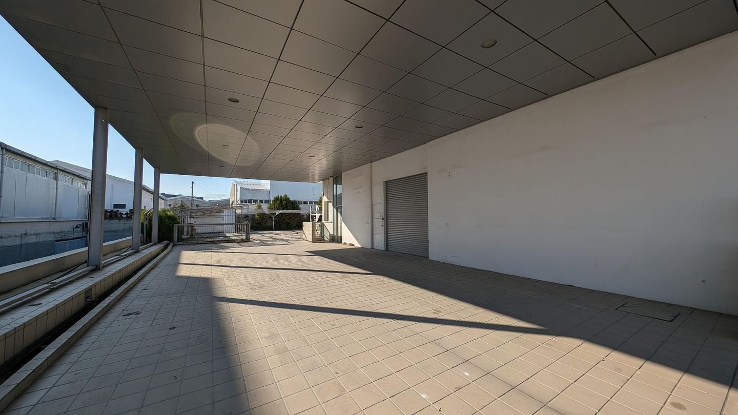 Building with Showroom in Kaimakli, Nicosia photo 10