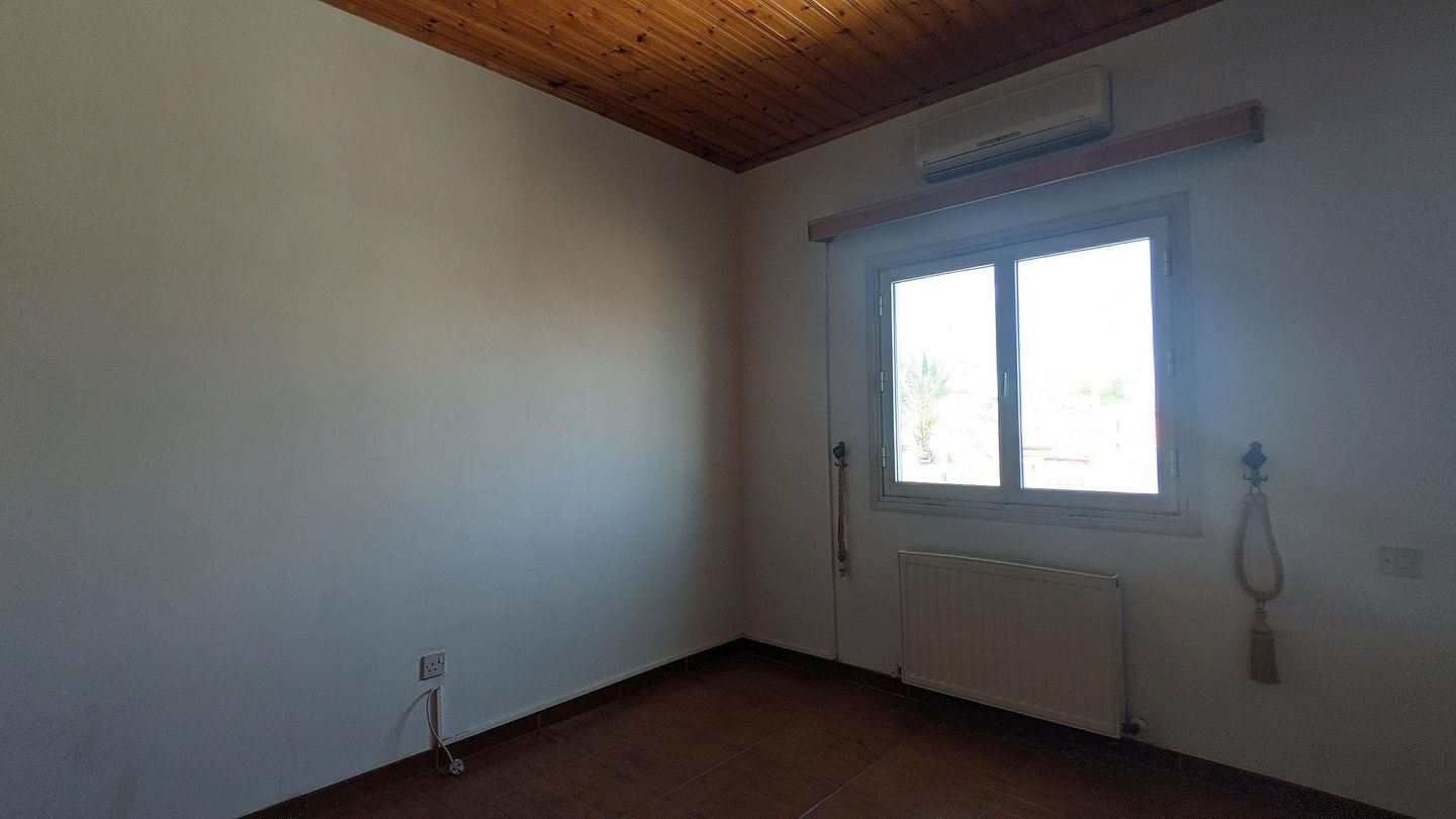 Residential building in Kokkinotrimithia, Nicosia photo 8