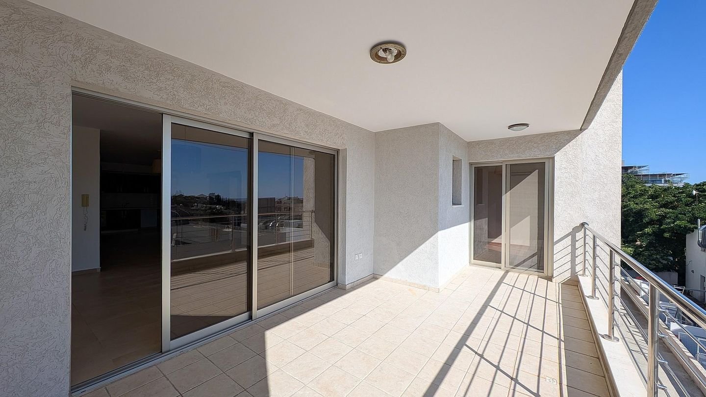 Three Bedroom Apartment in Ypsonas, Limassol photo 19