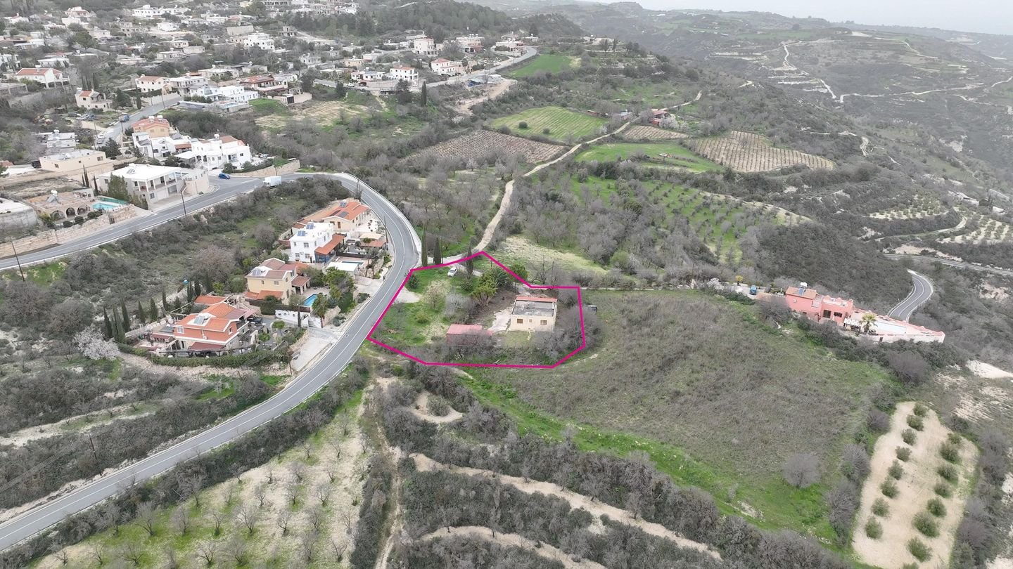 Detached ground-floor house in Theletra, Paphos photo 4