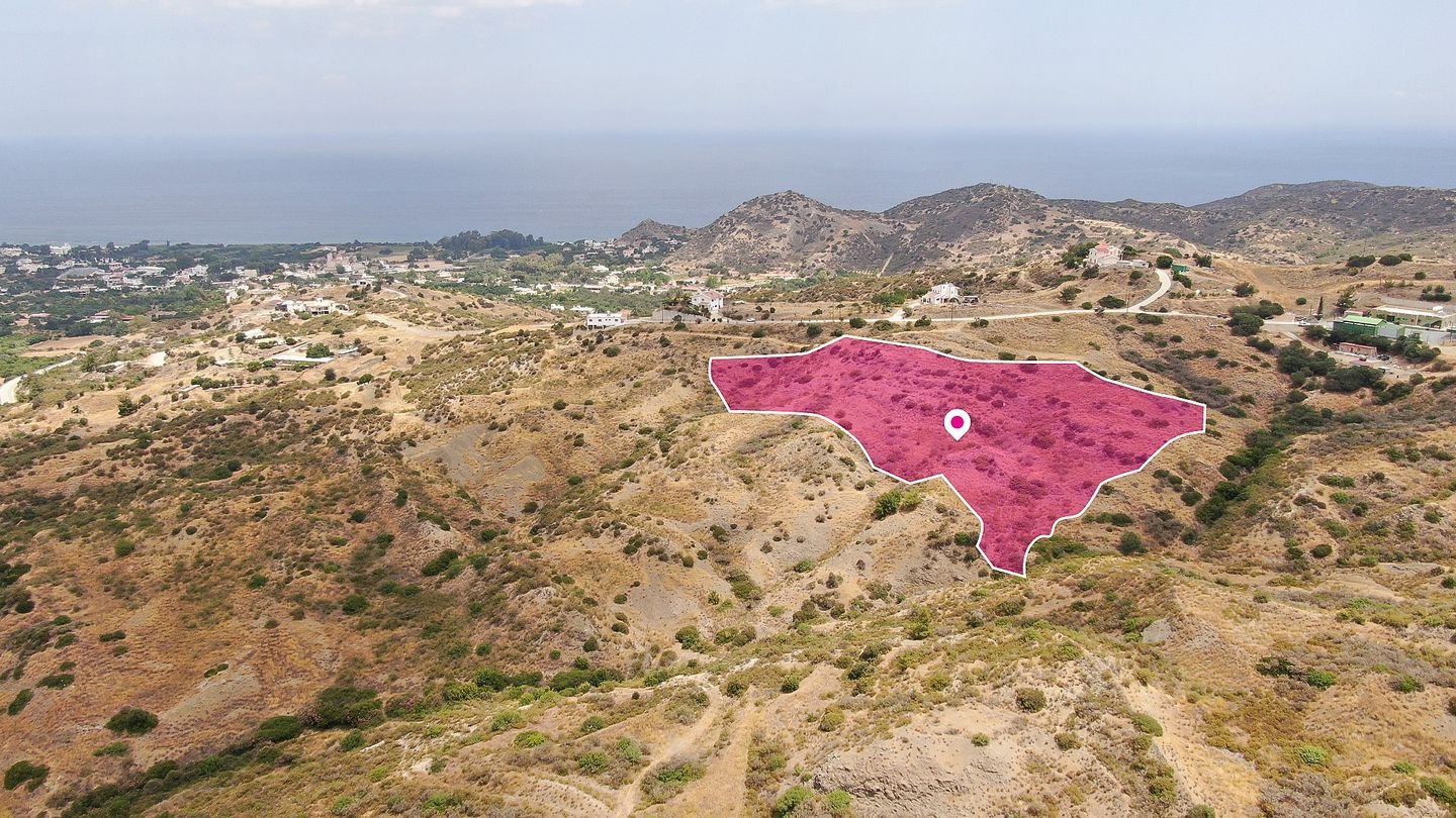 Agricultural field in Gerakaki, Kato Pyrgos, Nicosia photo 3