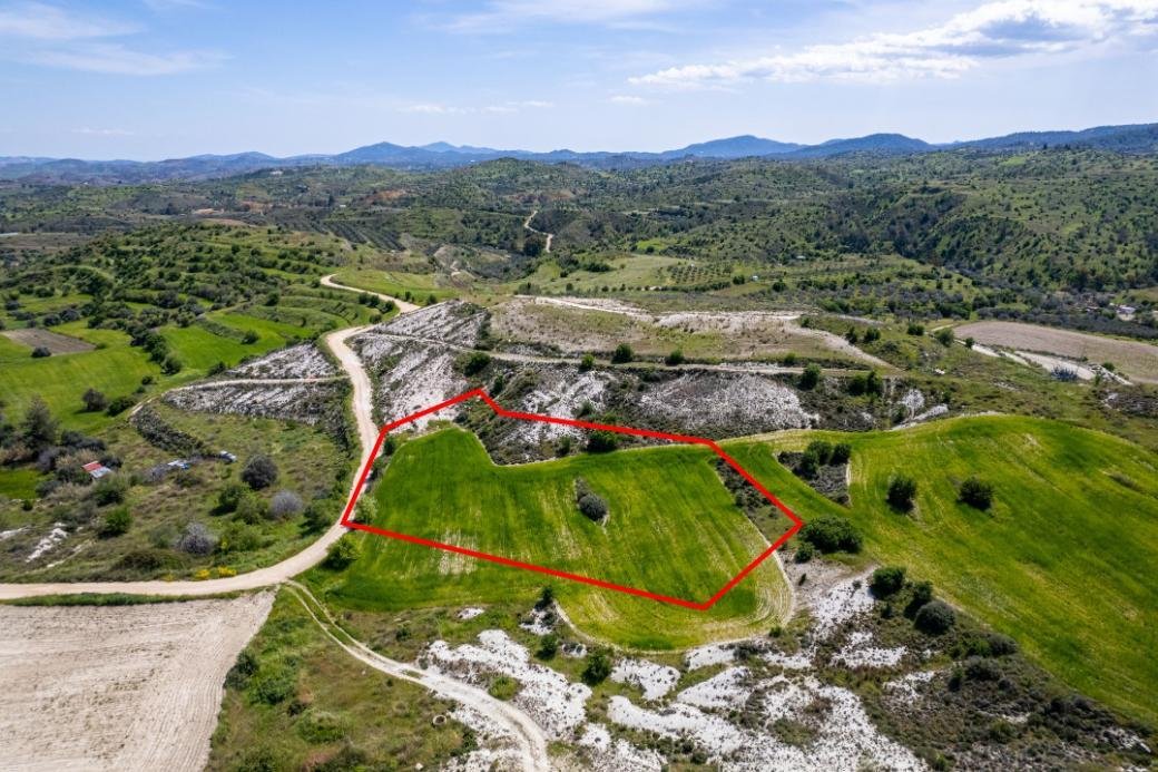 Residential field in Kampia, Nicosia photo 2