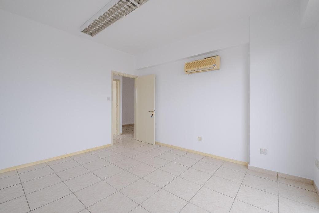 Offices in Agios Antonios, Nicosia photo 7
