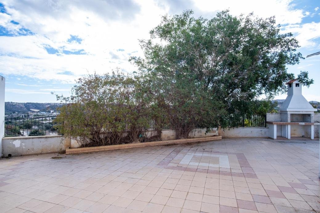 Two-storey house and a workshop in Skarinou, Larnaca photo 10