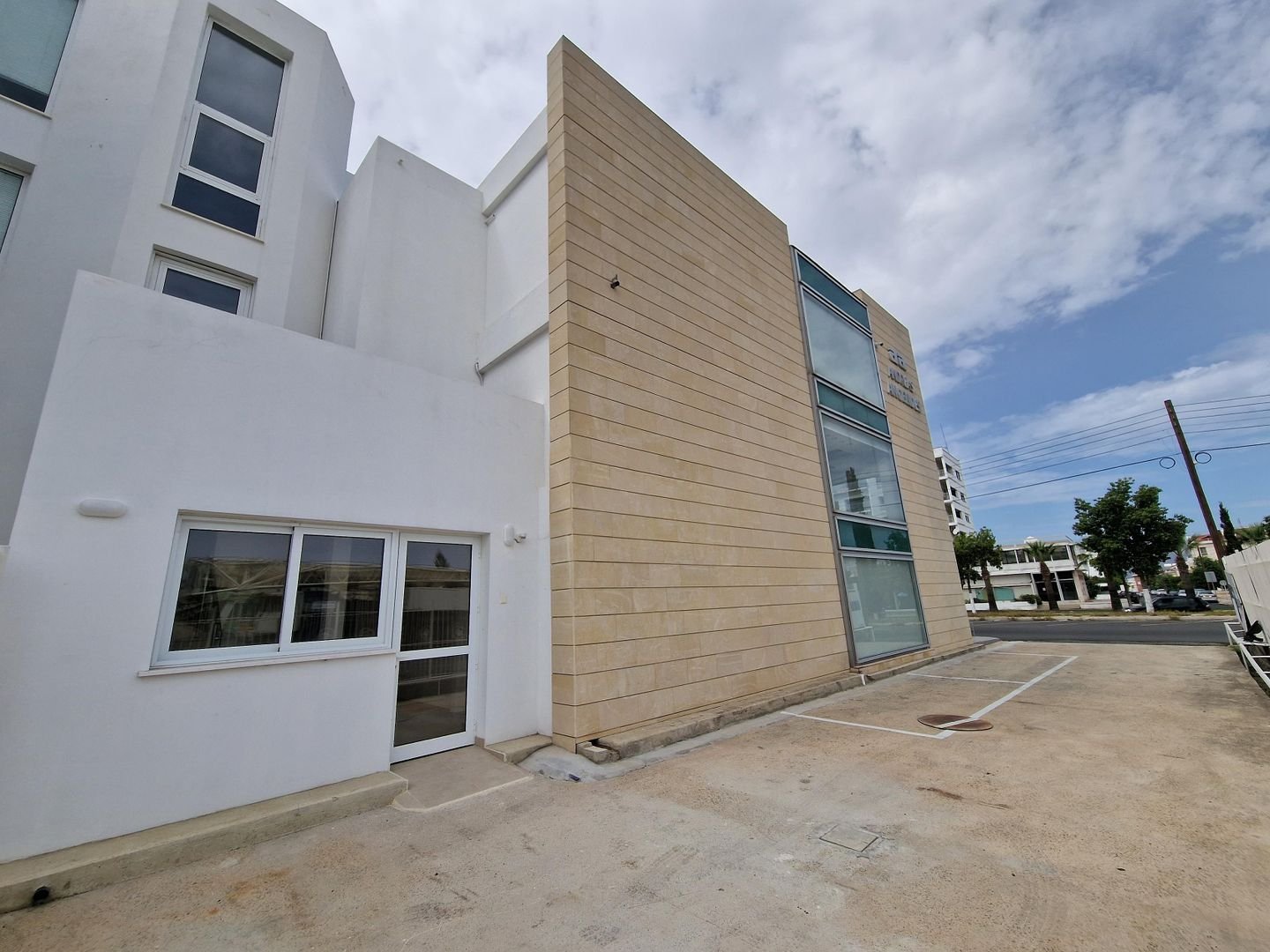 Two Full-Floor Office Spaces in Engomi, Nicosia photo 10