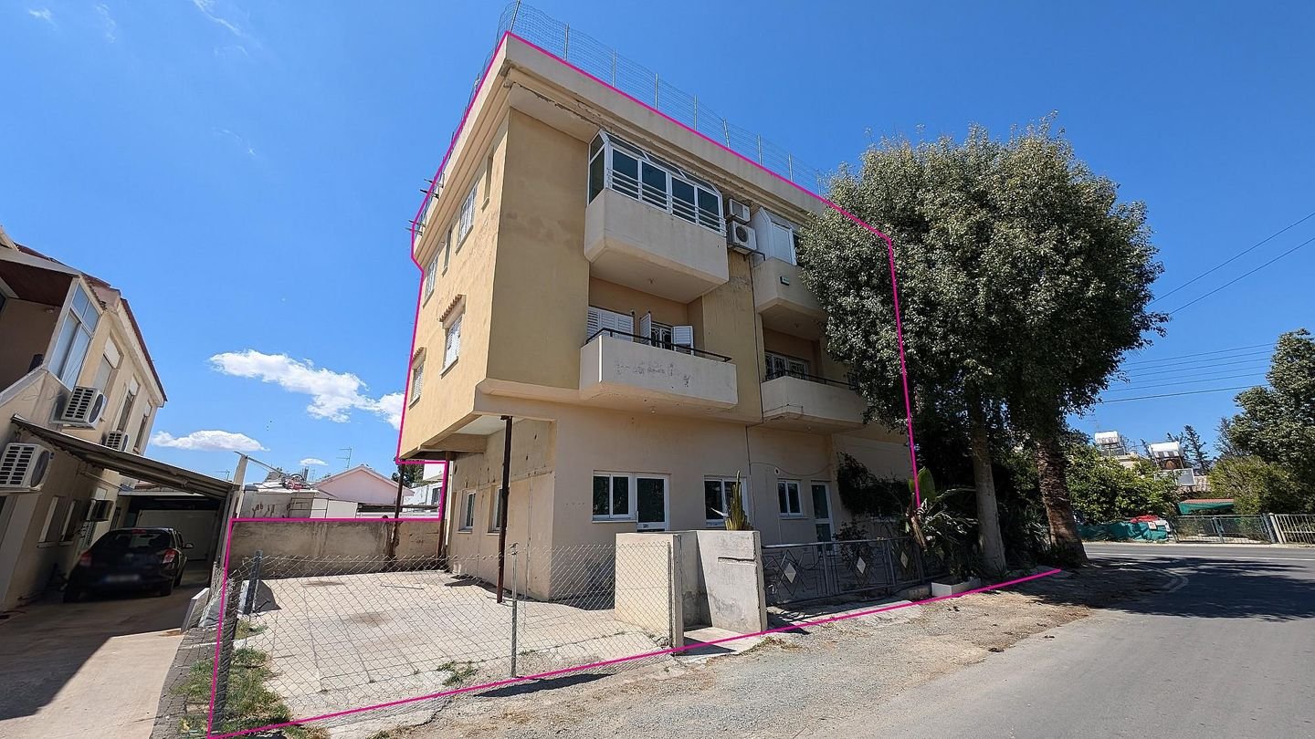 Three-storey building, located in Kaimakli, Nicosia photo 5