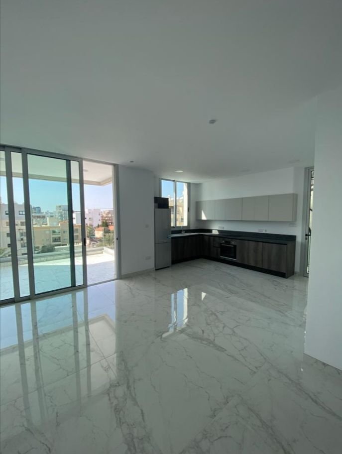 2 BR Penthouse in Germasogeia photo 4