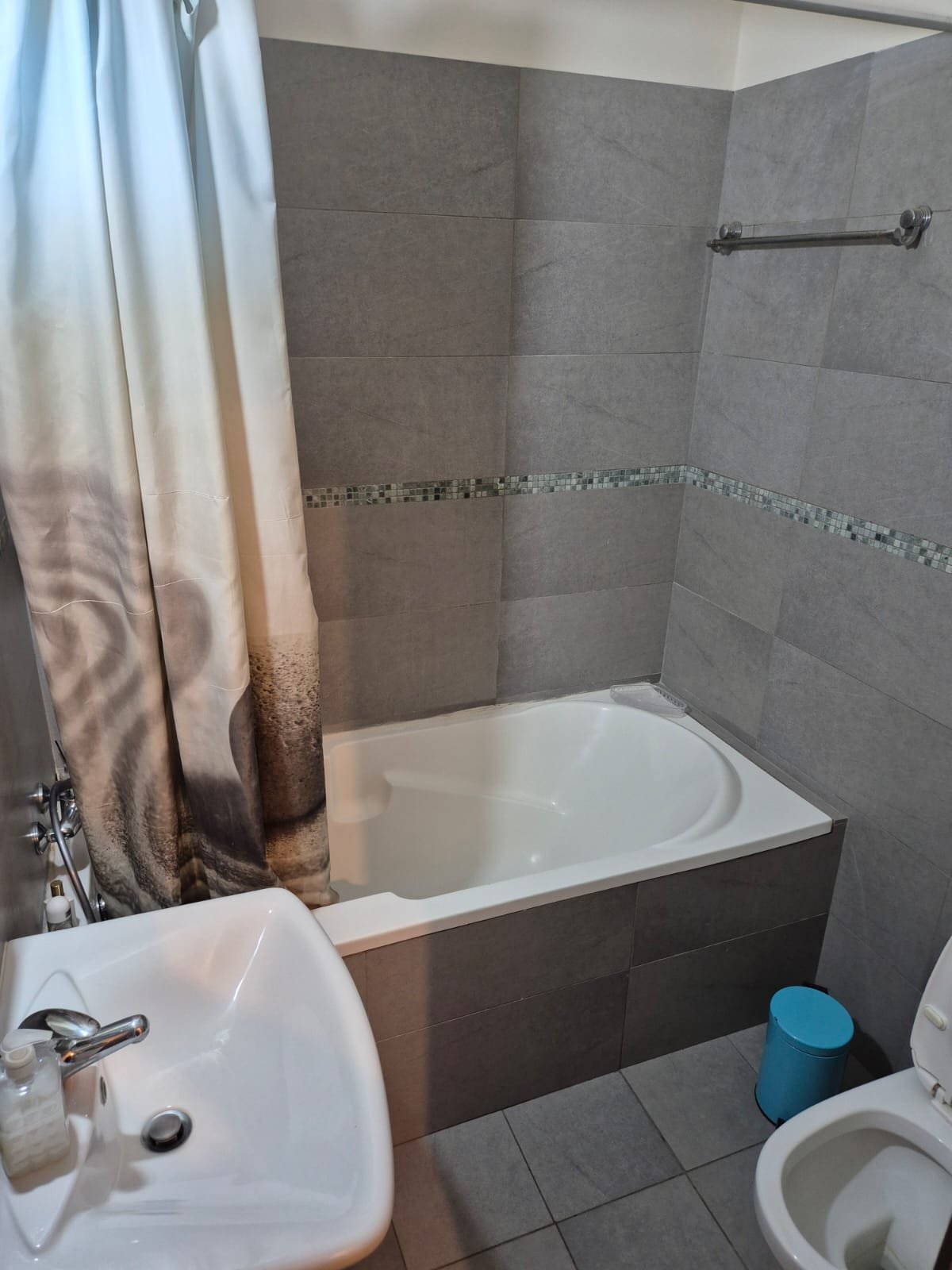 2 BR Apartment in Mesa Geitonia, Limassol photo 9