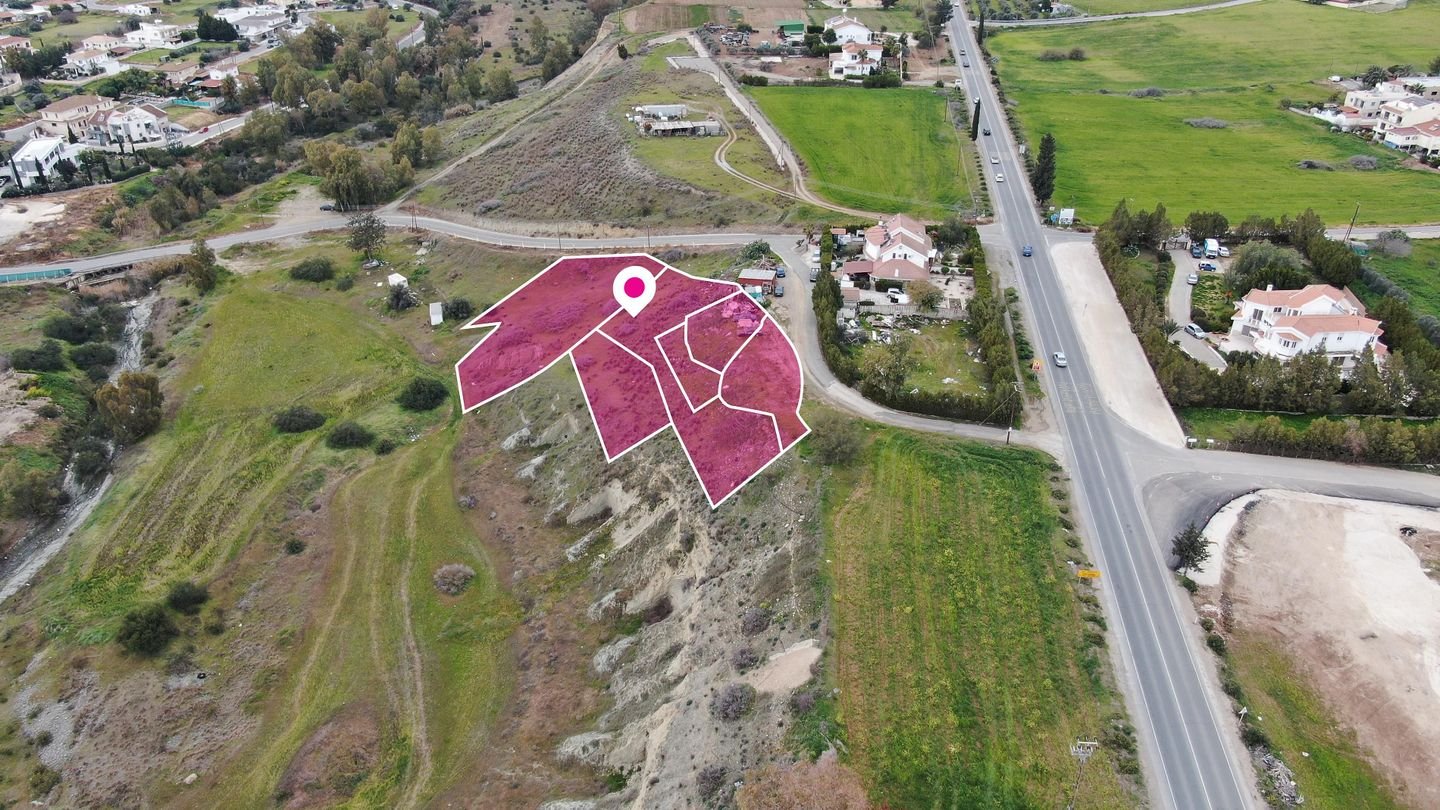 Residential fields in Pano Deftera, Nicosia photo 4