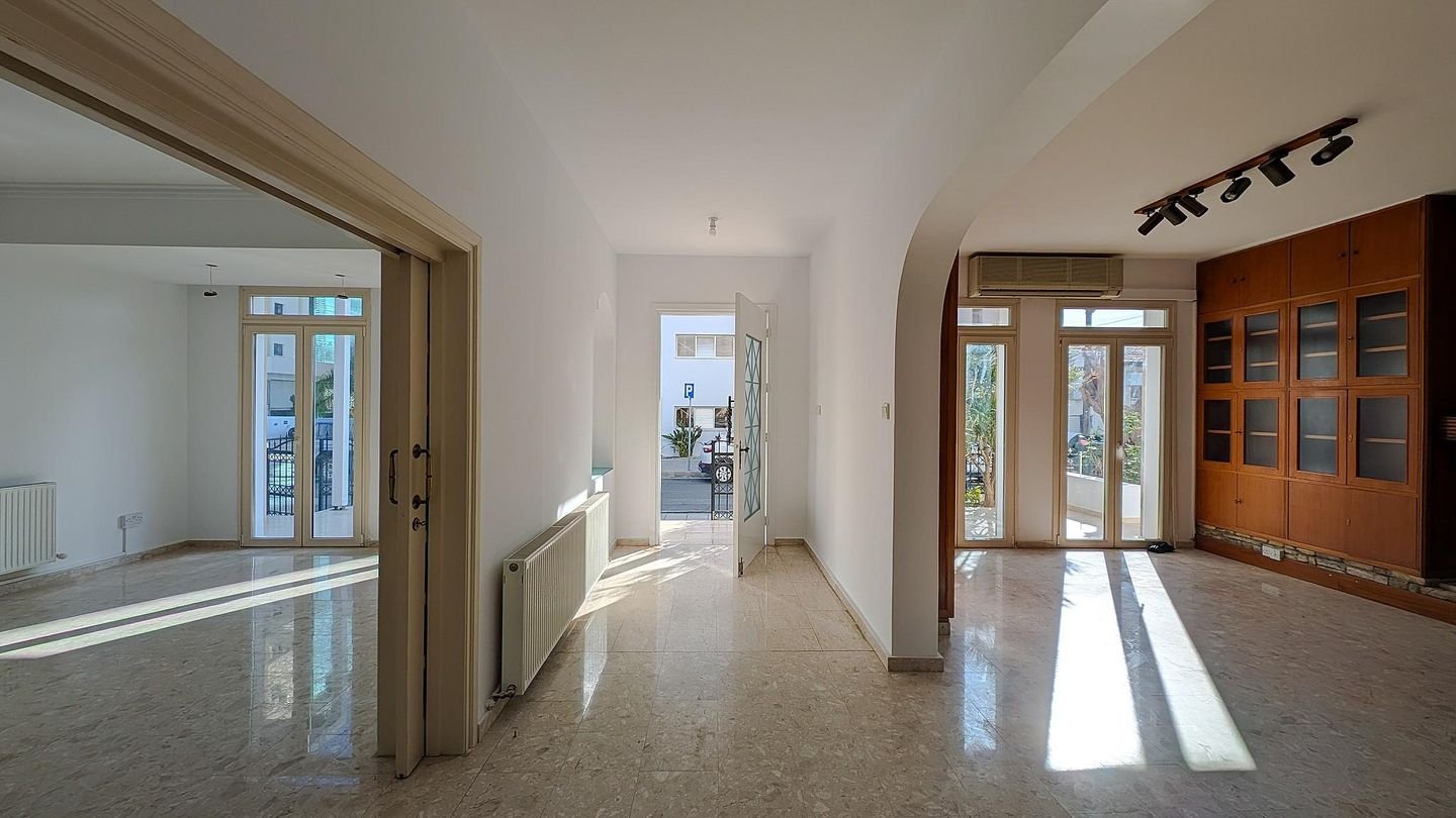 Three storey building in Agios Nikolaos, Larnaca photo 9