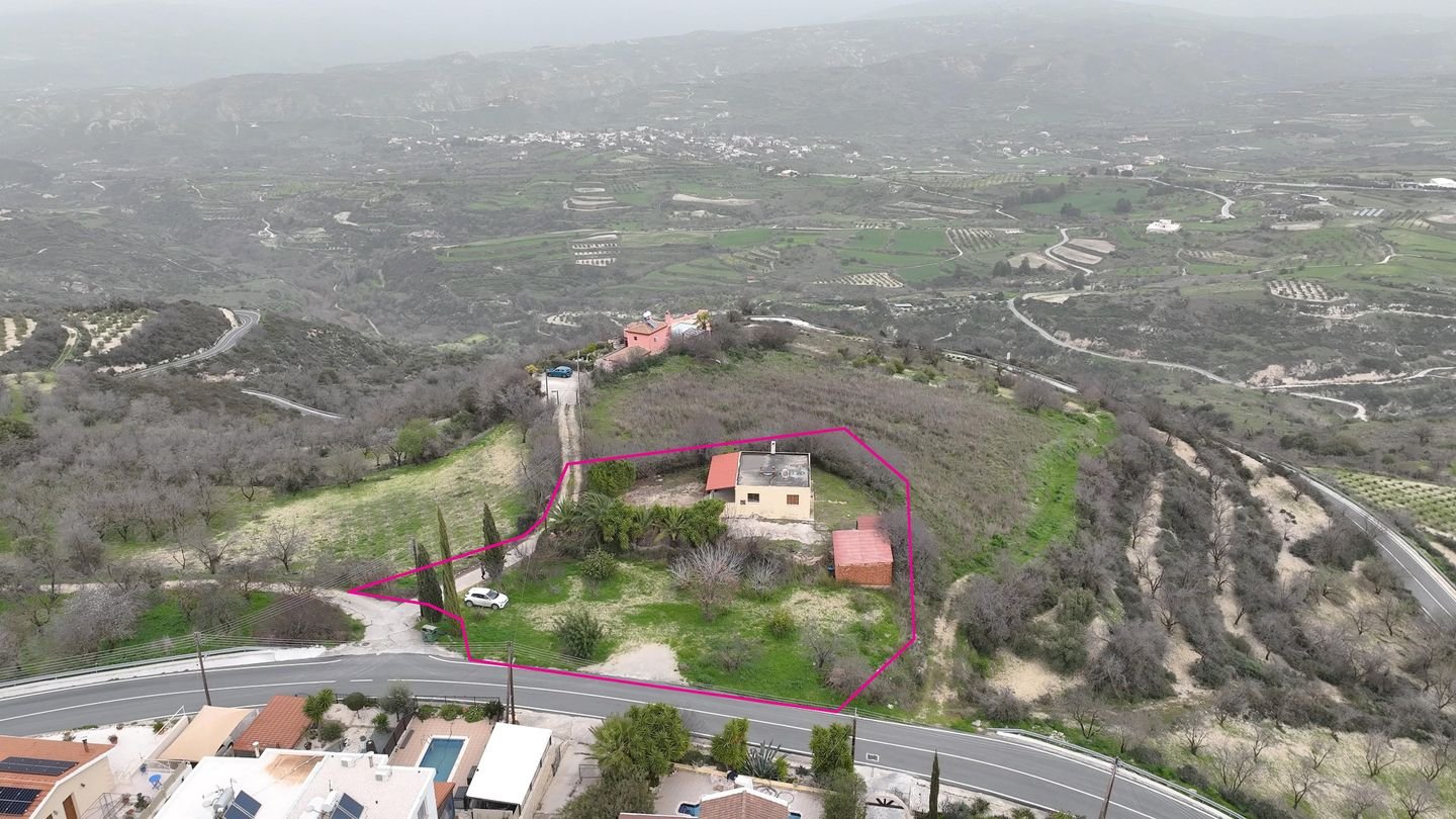 Detached ground-floor house in Theletra, Paphos photo 2